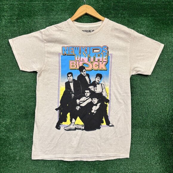 Boy Band New Kids on the Block in Suits T-Shirt Size Medium - Picture 1 of 4